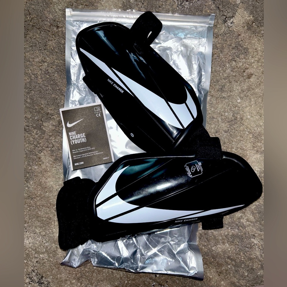 Nike Charge Youth Shin Guards